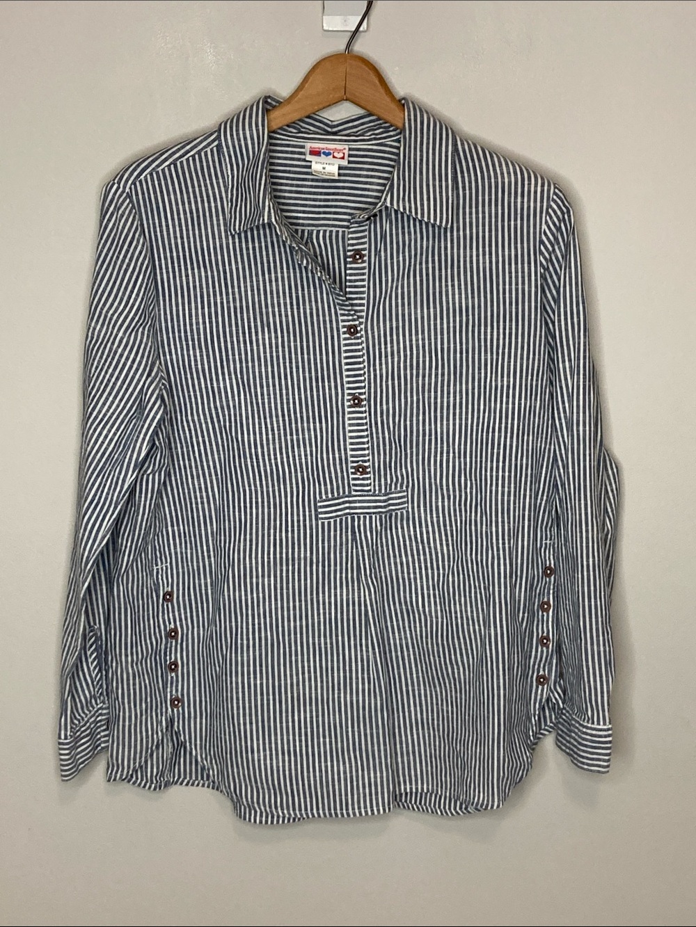 American Sweetheart Blue & White Striped Button-Front Shirt, Women’s Size Medium - Picture 2 of 8